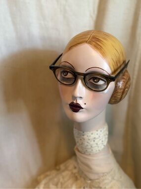 Classic Brown Round Frame Women's Eyeglasses